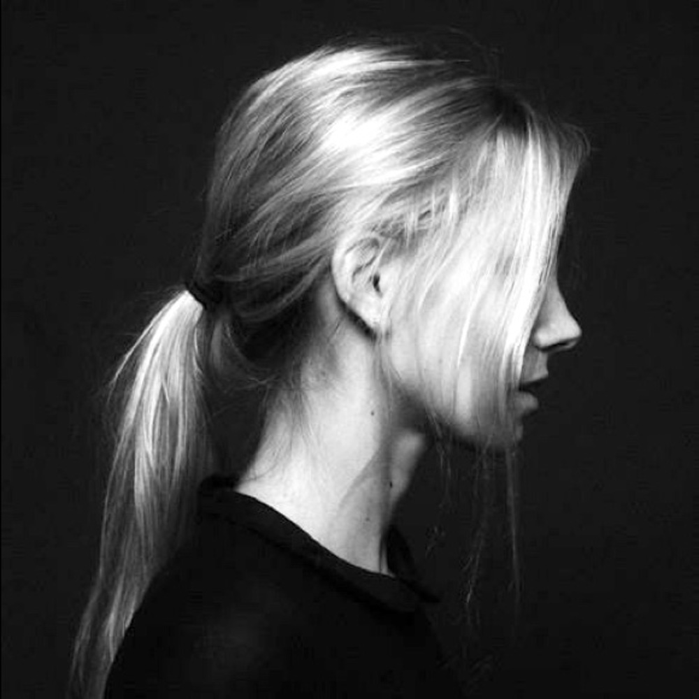 Meet your Posher, STINA 🙋🏼‍♀️